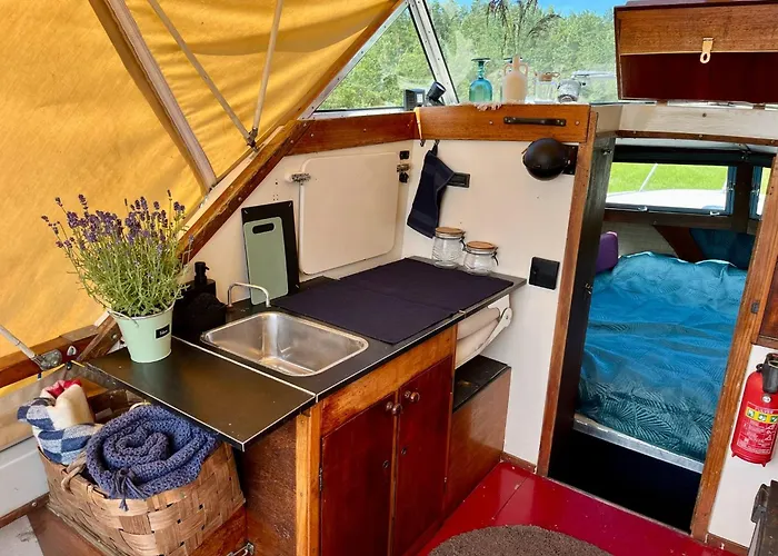 Windy Paadimajutus Úszó hotel